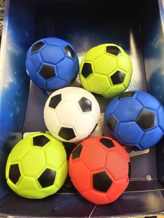 Zab.Nobby piłka 9cm piszcząca vinyl SOCCER BAL